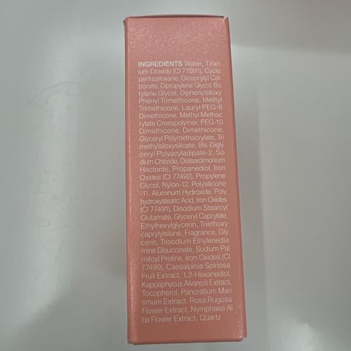 TIRTIR velvety-matte finish close-up suggesting smoothing, all-day confidence.