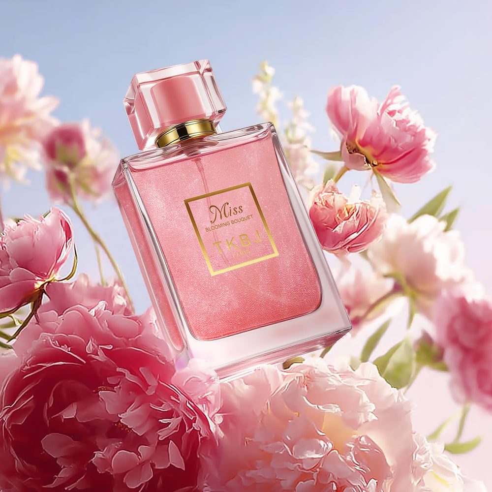 Musk base close-up hints the scent's lasting warmth and subtle trail