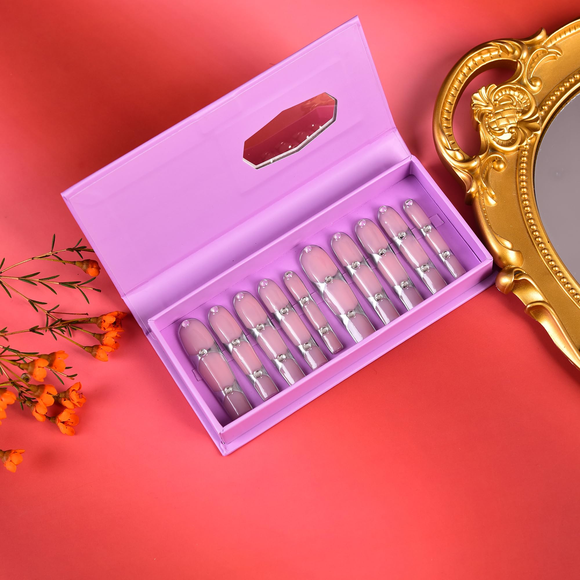Tmani handmade PMMA nails for a salon-inspired DIY look.