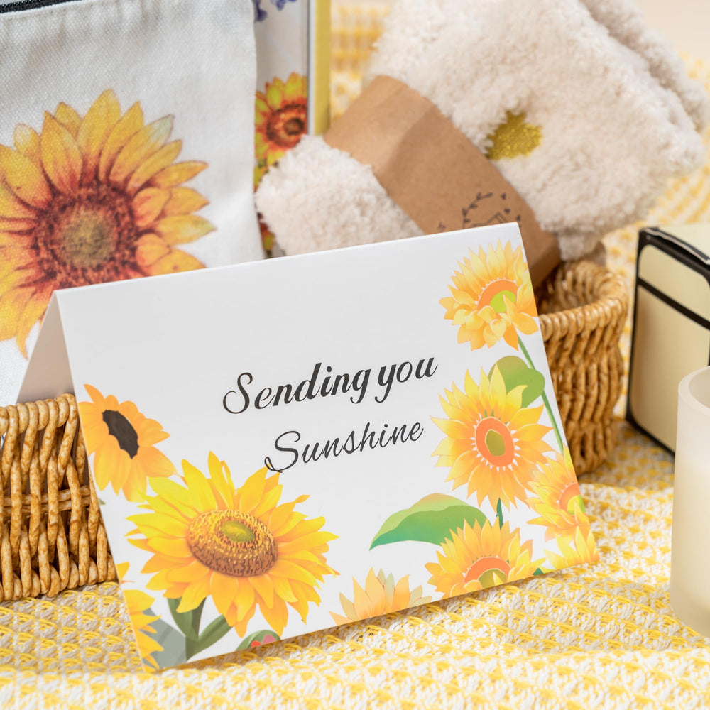 TOYIYAR satin-lined storage box for elegant gifting