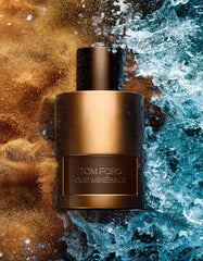 Tom Ford Oud Minerale spray on skin showing even diffusion and lasting impression.