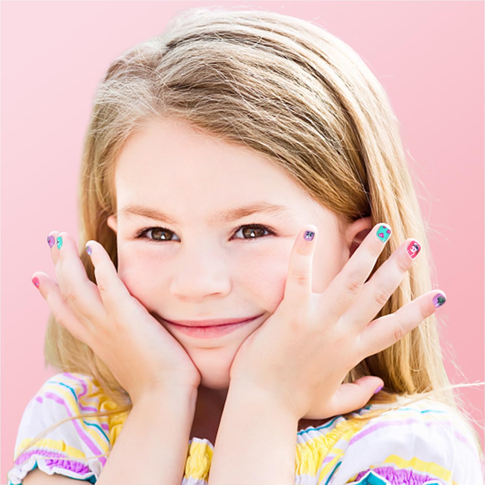 TOMICCA colorful-nails spirit during playdate captures joyful creativity.