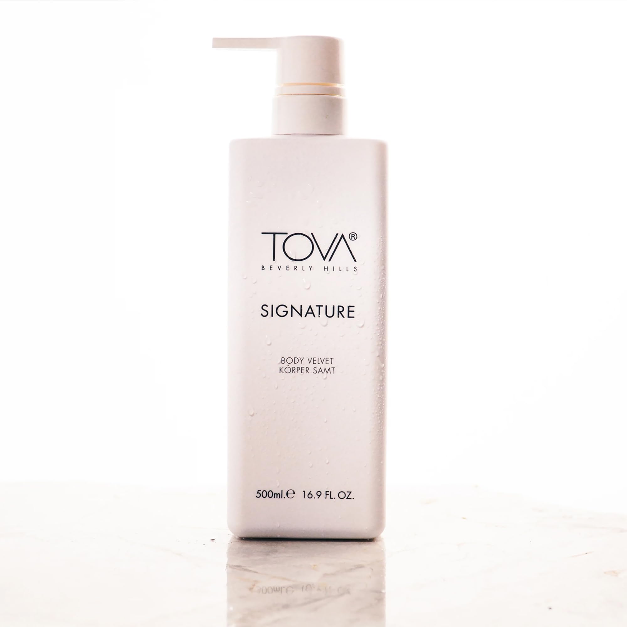 Tova-lotion-corps-velours-pompe, absorption rapide et parfum chaleureux.