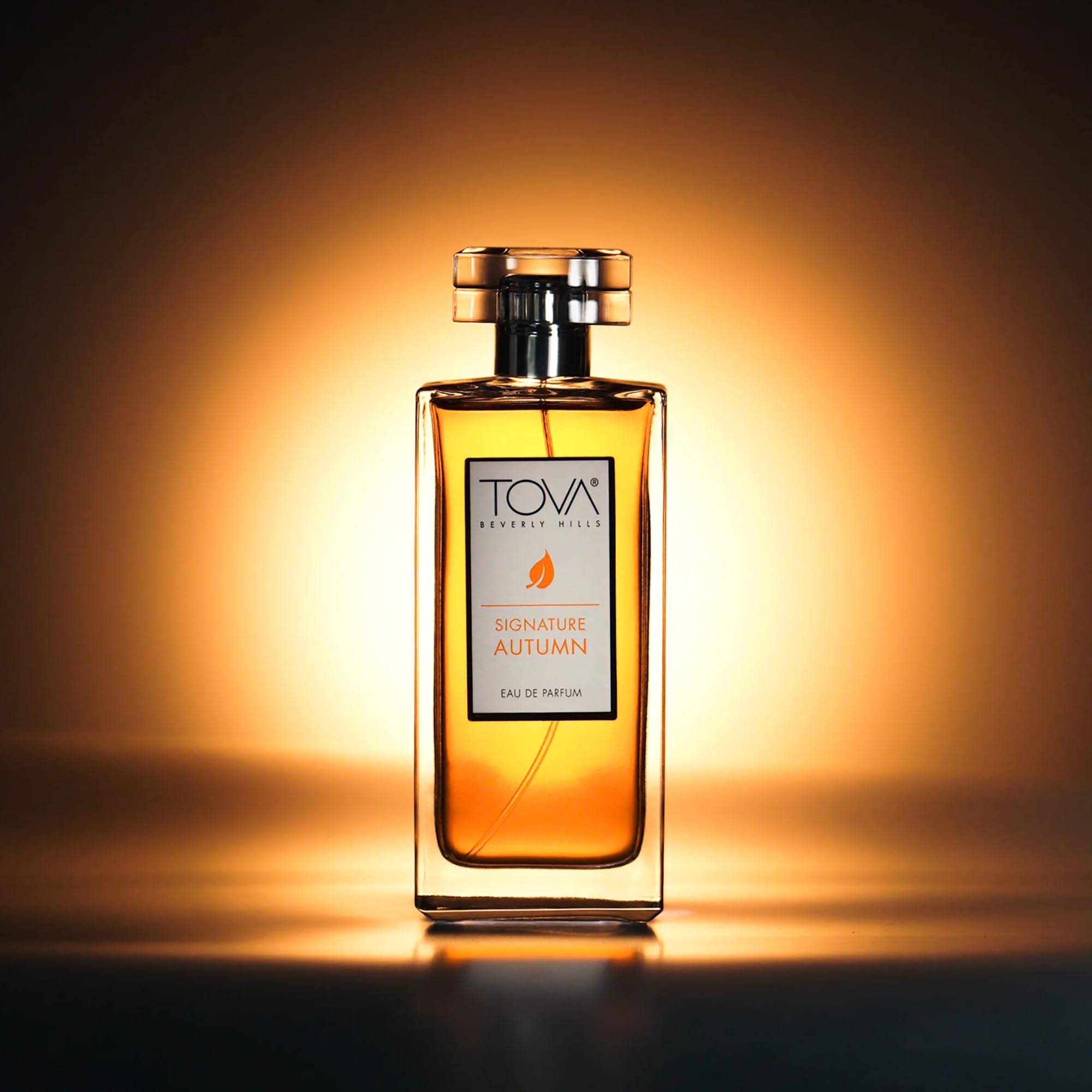 Tova Signature Autumn full bottle shown, ready for everyday elegance and autumn evenings.