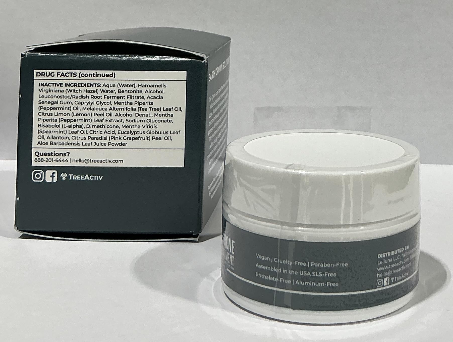 TreeActiv packaging box displays branding and labels.