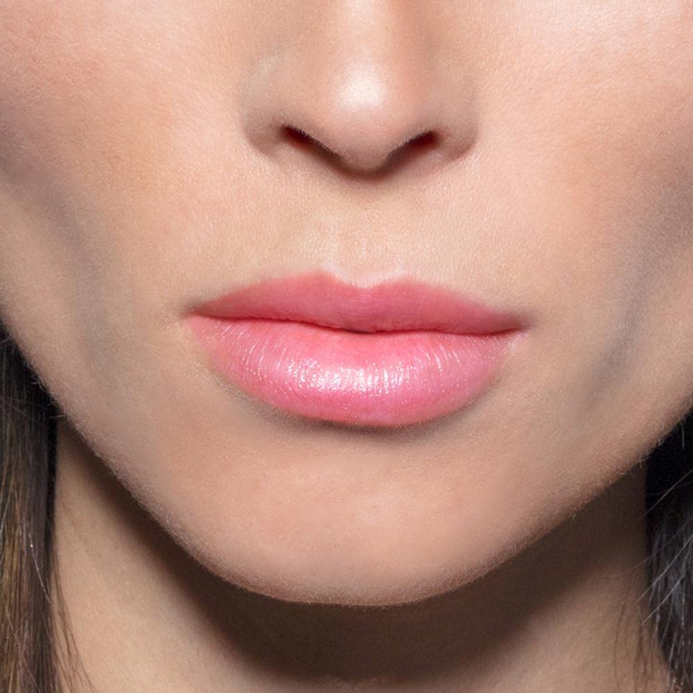 TRE'STIQUE Prime And Shine Lip Primer close-up highlighting soft-focus base