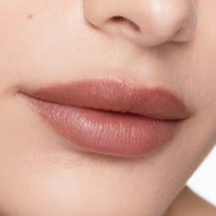 Trish McEvoy Shape & Enhance Lip Liner Bold Cupid’s bow guide for symmetrical application