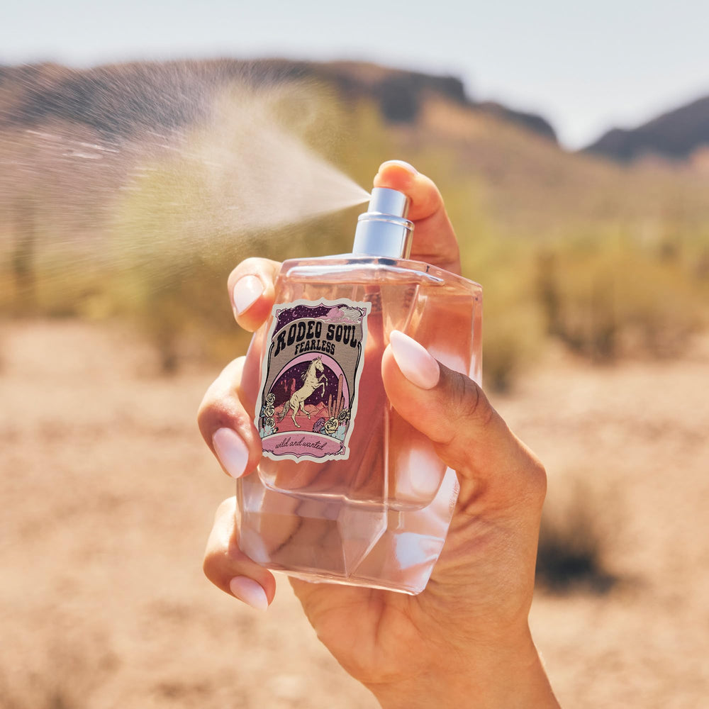 Base notes of Rodeo Soul Fearless offer pink moss and sandalwood warmth.