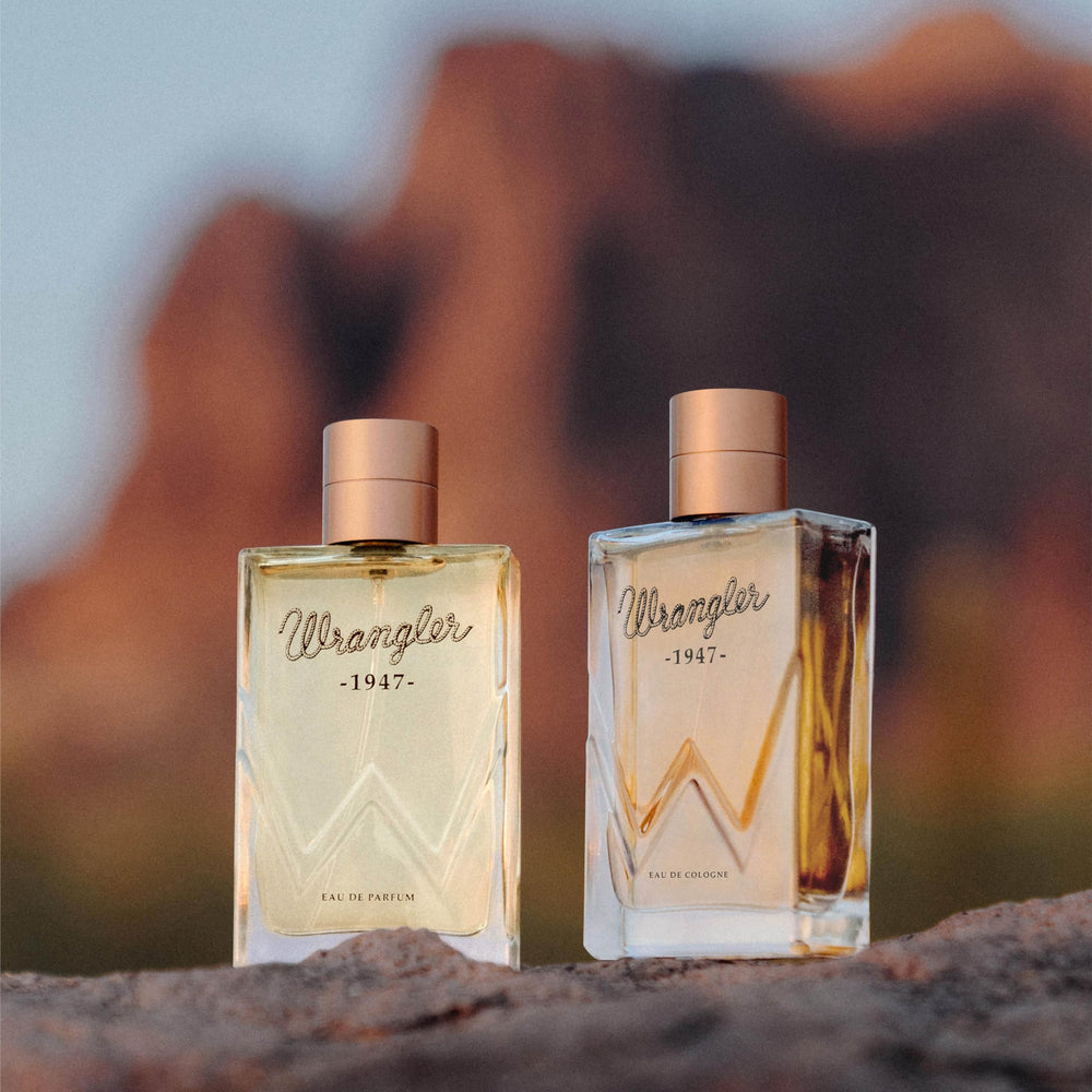 Tru Fragrance Beauty Wrangler 1947 cedarwood detail on resin-rich base