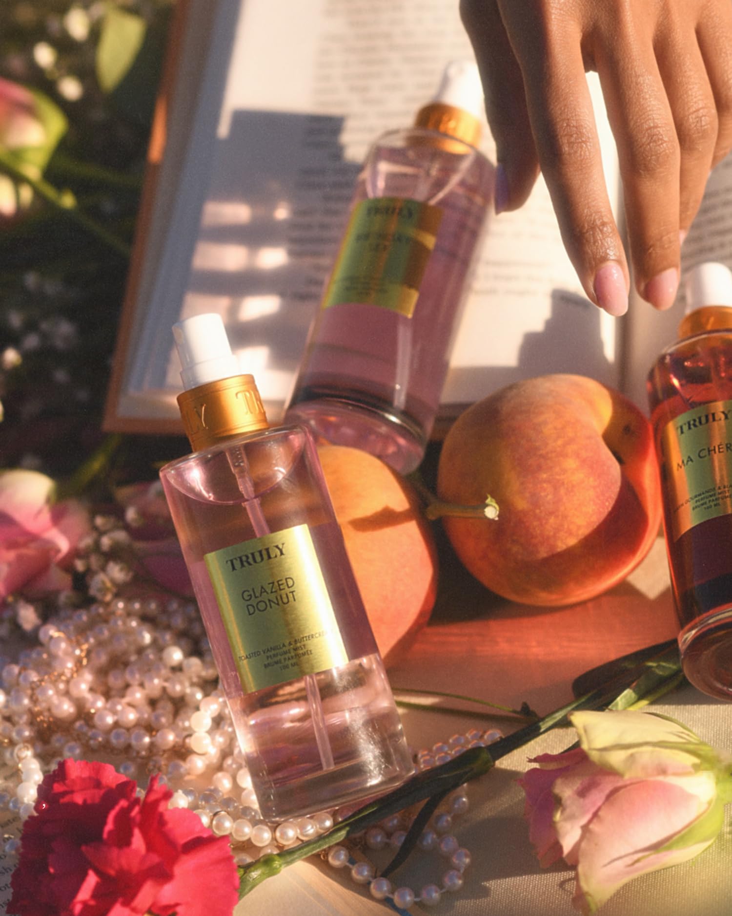 Truly Glazed Donut Perfume Mist vanilla note detail reveals warm scent.