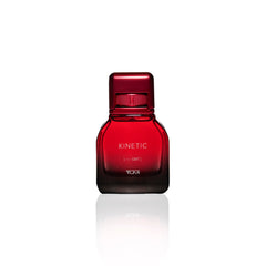 TUMI KINETIC close-up cap highlighting premium detailing and control.