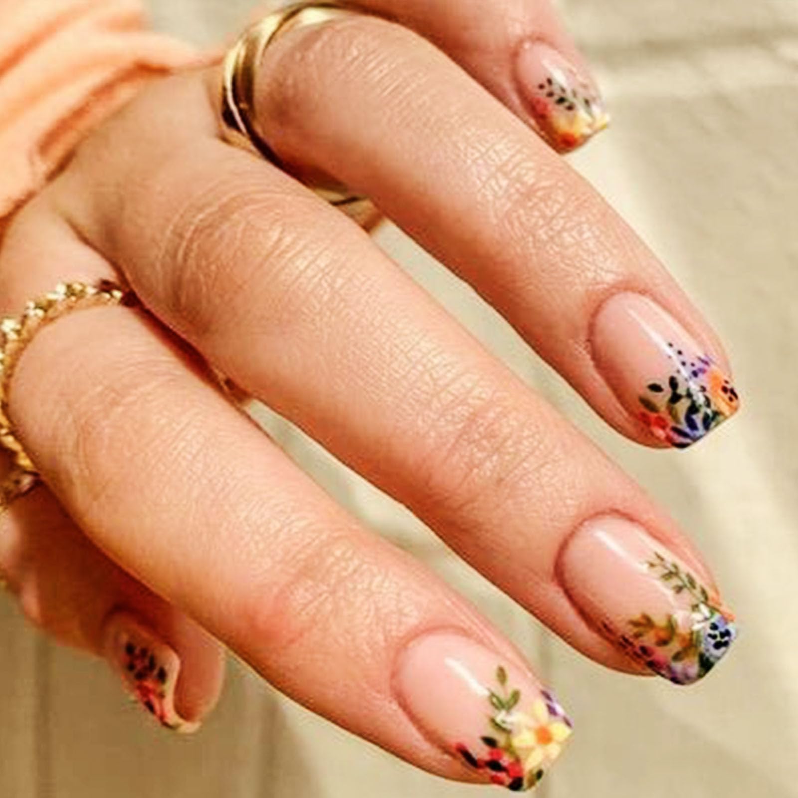 TUZANDW square press-on nails short with flower design for quick at-home manicure.