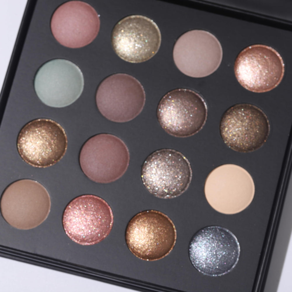 UCANBEMAKEUP Baked Eyeshadow Palette gift-ready packaging appeals to beauty lovers