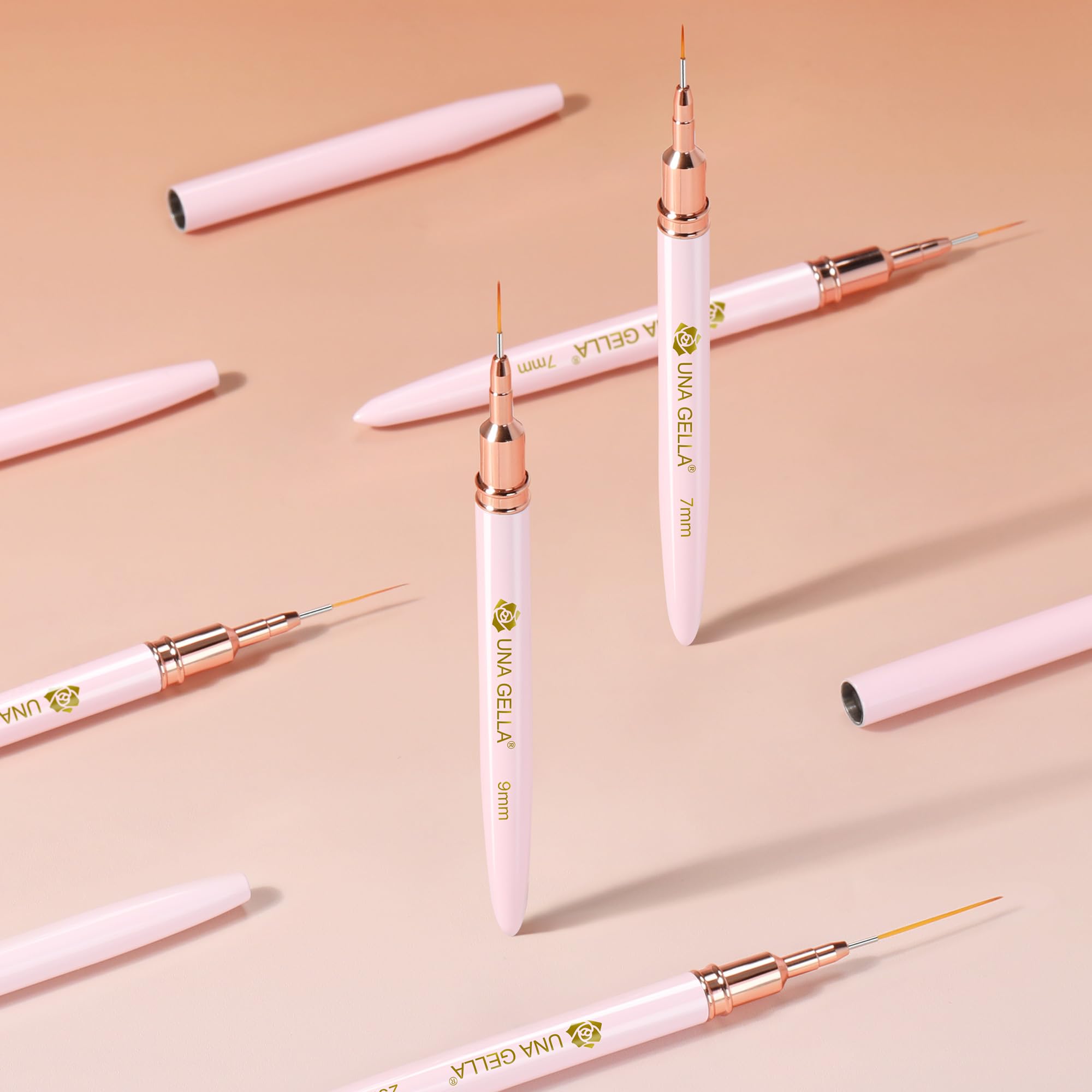 UNA GELLA nylon bristles resist fraying for smooth color application.