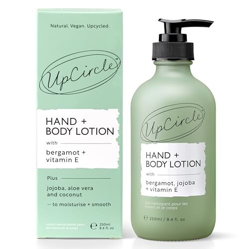 UPCIRCLE bergamot water close-up highlighting a refreshing scent.