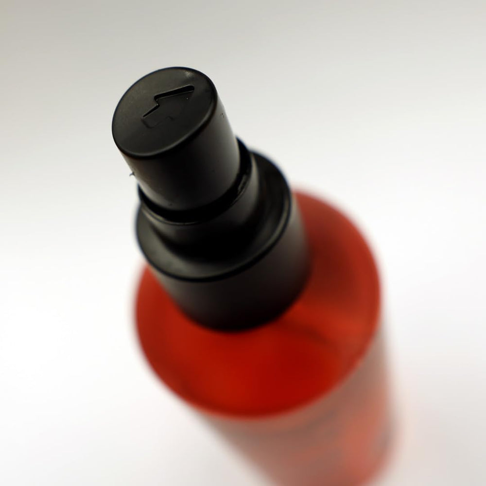 UPPERCUT DELUXE non-aerosol pump ensures even distribution for controlled styling.