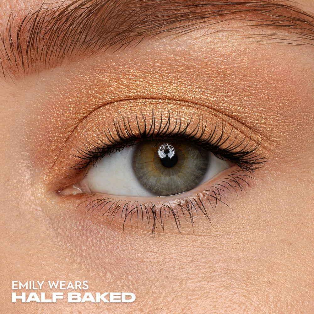 Urban Decay 24/7 Matte neutral swatch for crease-free, precise application