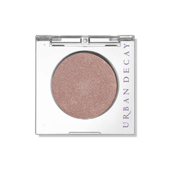 URBAN DECAY 24/7 Eyeshadow Single champagne shimmer swatch shows crease-free all-day glow