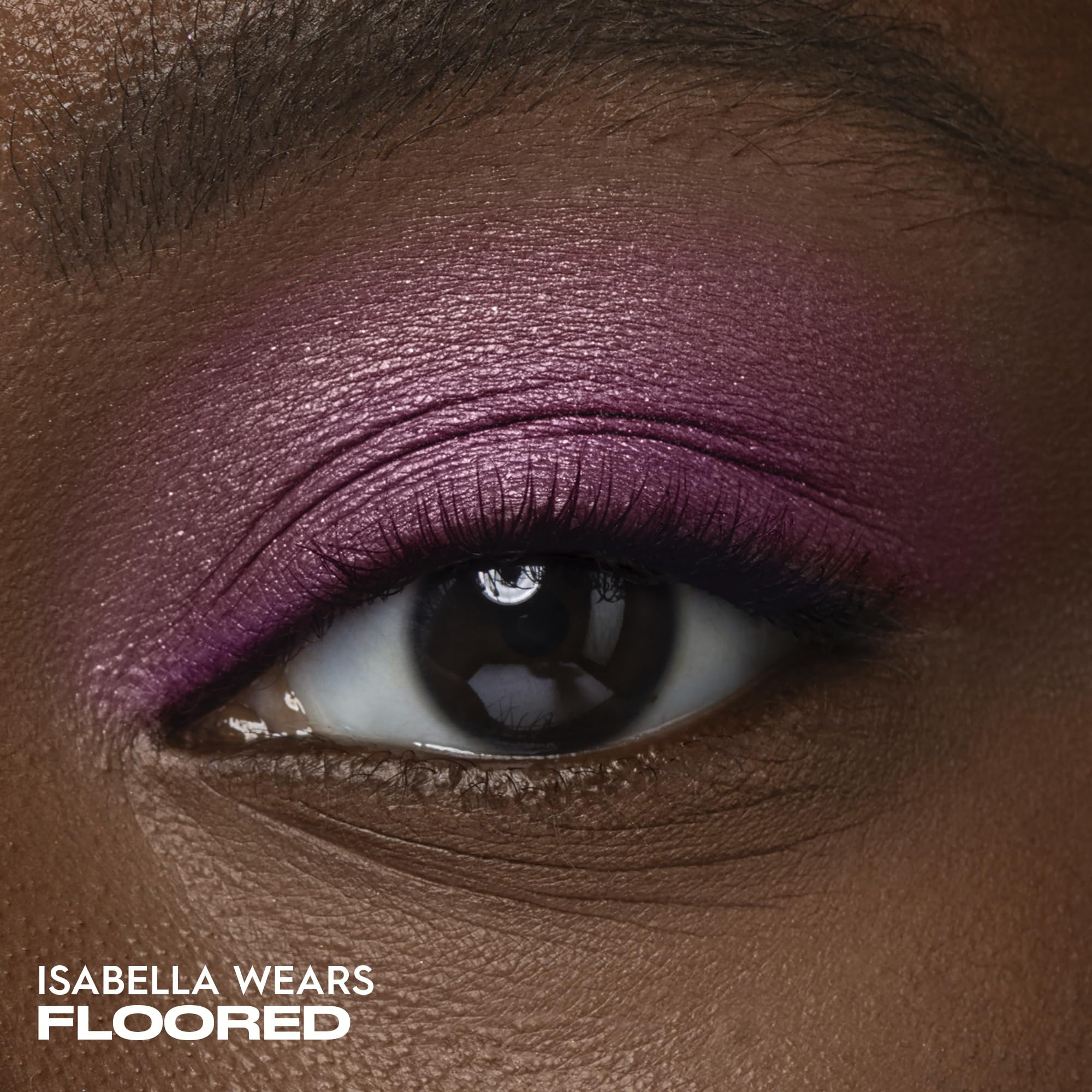 Urban Decay 24/7 Eyeshadow Single crease-free velvet formula enables seamless blending.