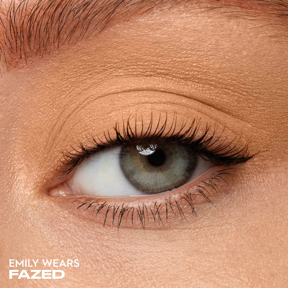 URBAN DECAY 24/7 Eyeshadow Single Fazed swatch showing high pigment payoff