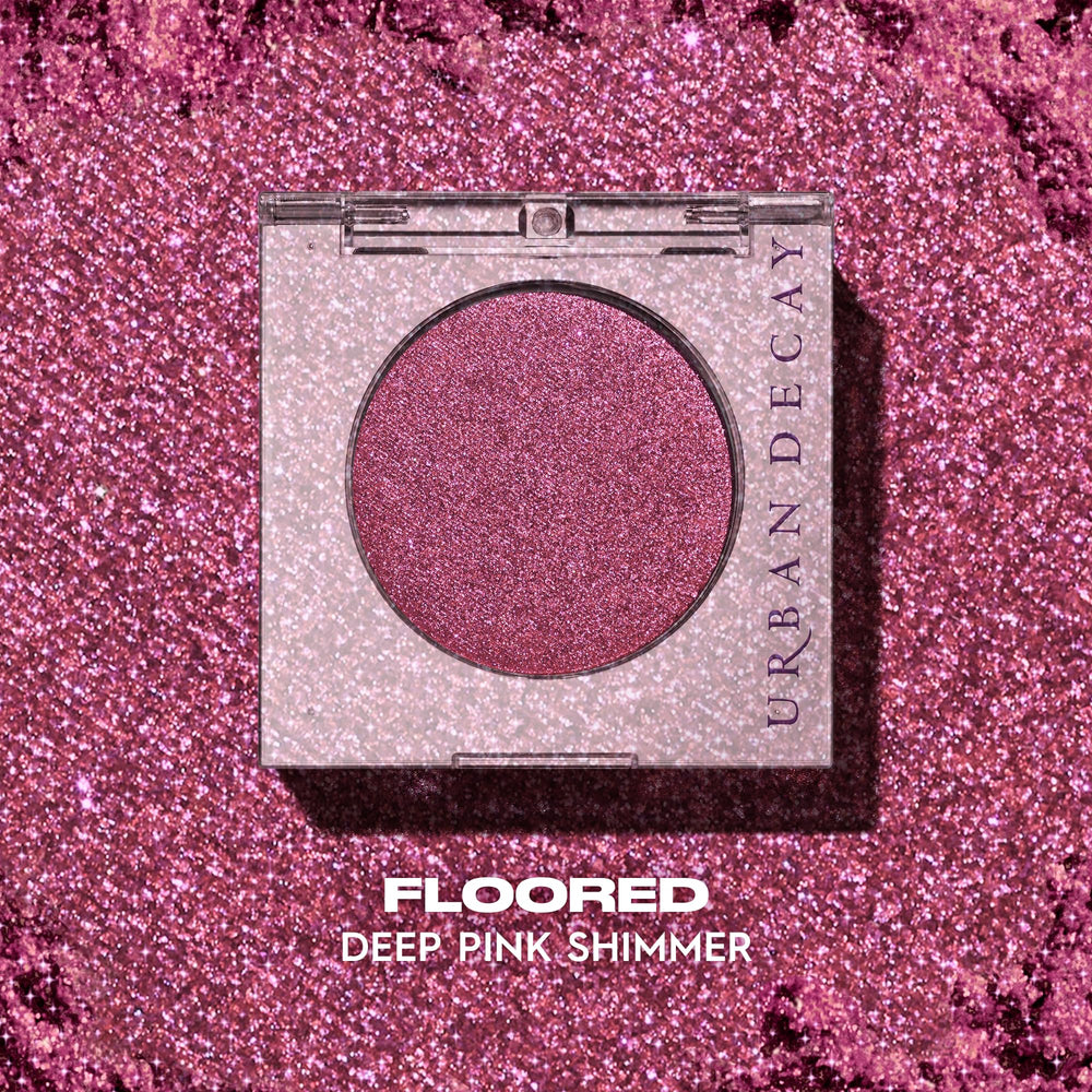 Urban Decay 24/7 Eyeshadow Single finger application gives maximum payoff.