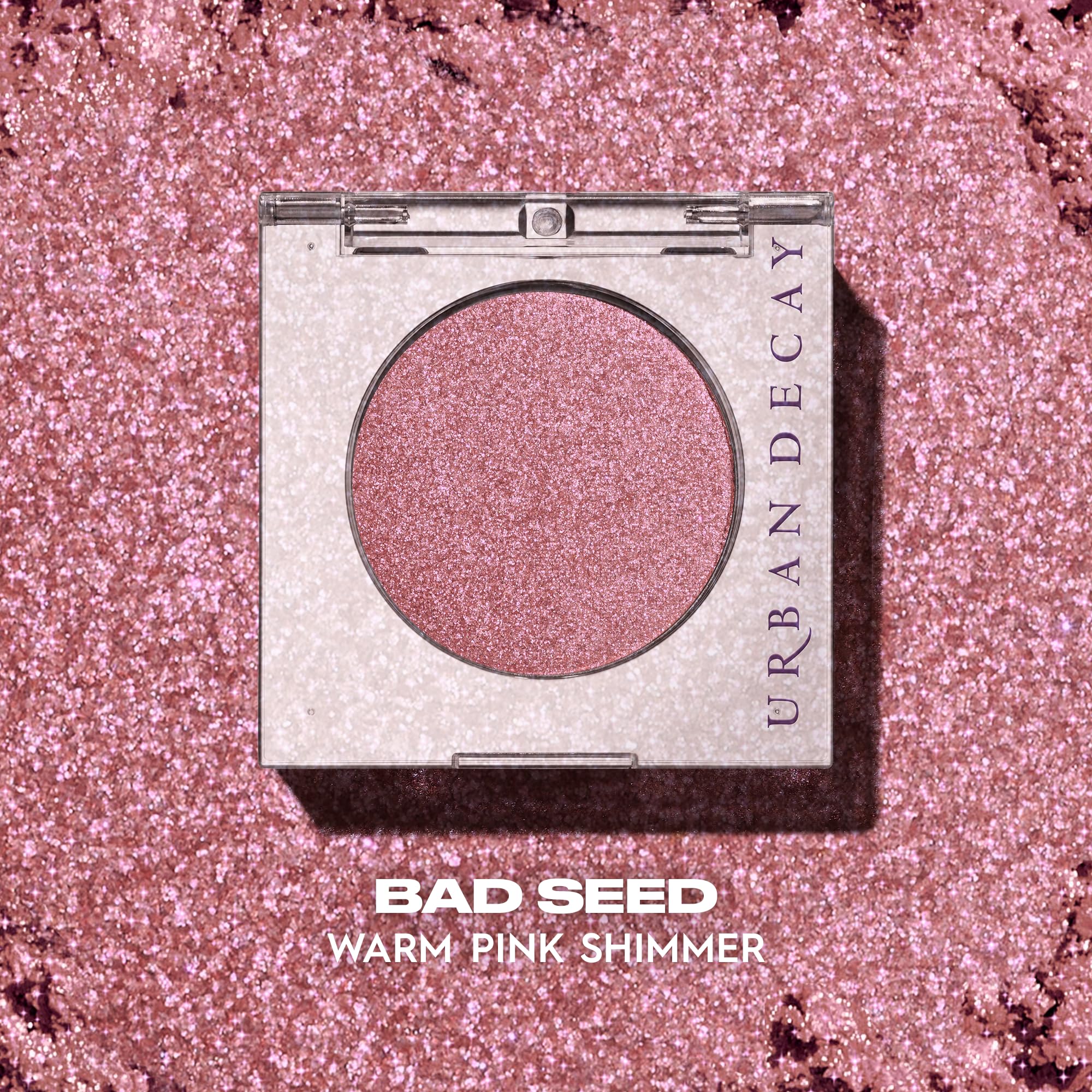 URBAN DECAY 24/7 Eyeshadow single shows velvety pigment for daily wear.