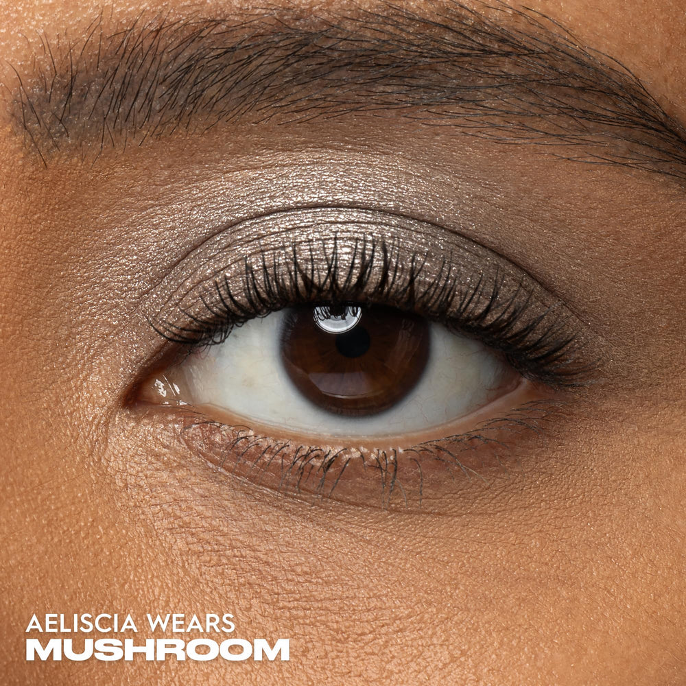Urban Decay 24/7 Eyeshadow Single Mushroom blendable formula for seamless crease-free application
