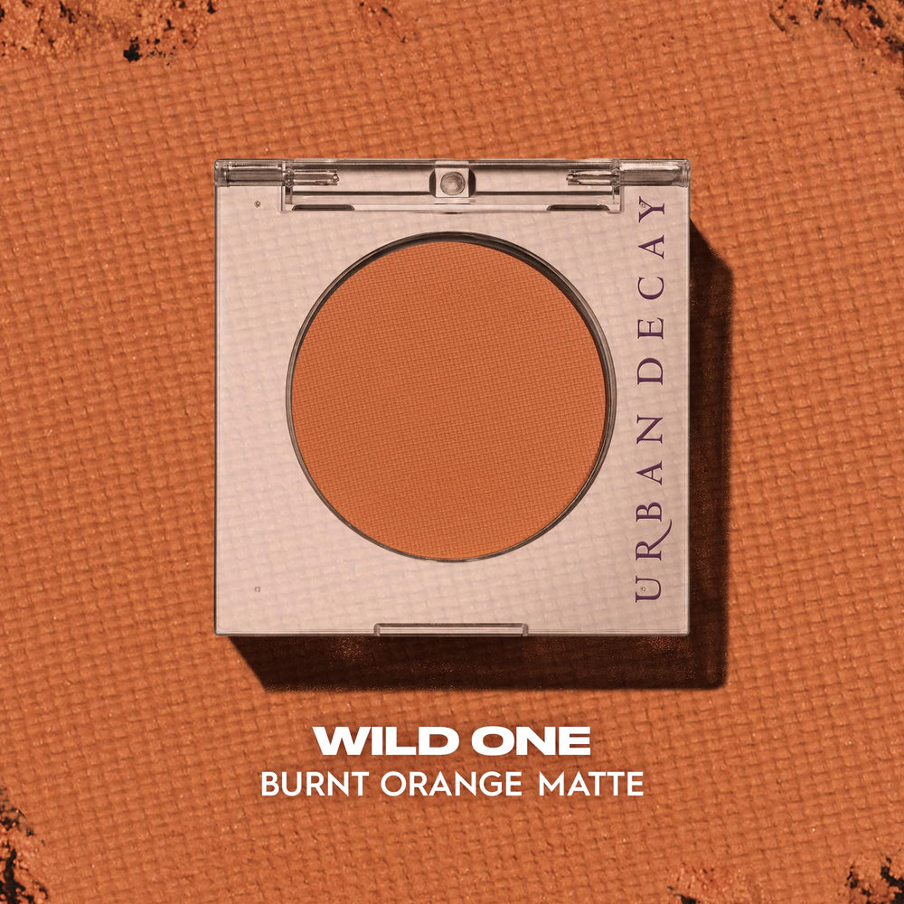 Urban Decay 24/7 Longwear Eyeshadow Single Wild One applied with fingers for seamless blend and bold color.