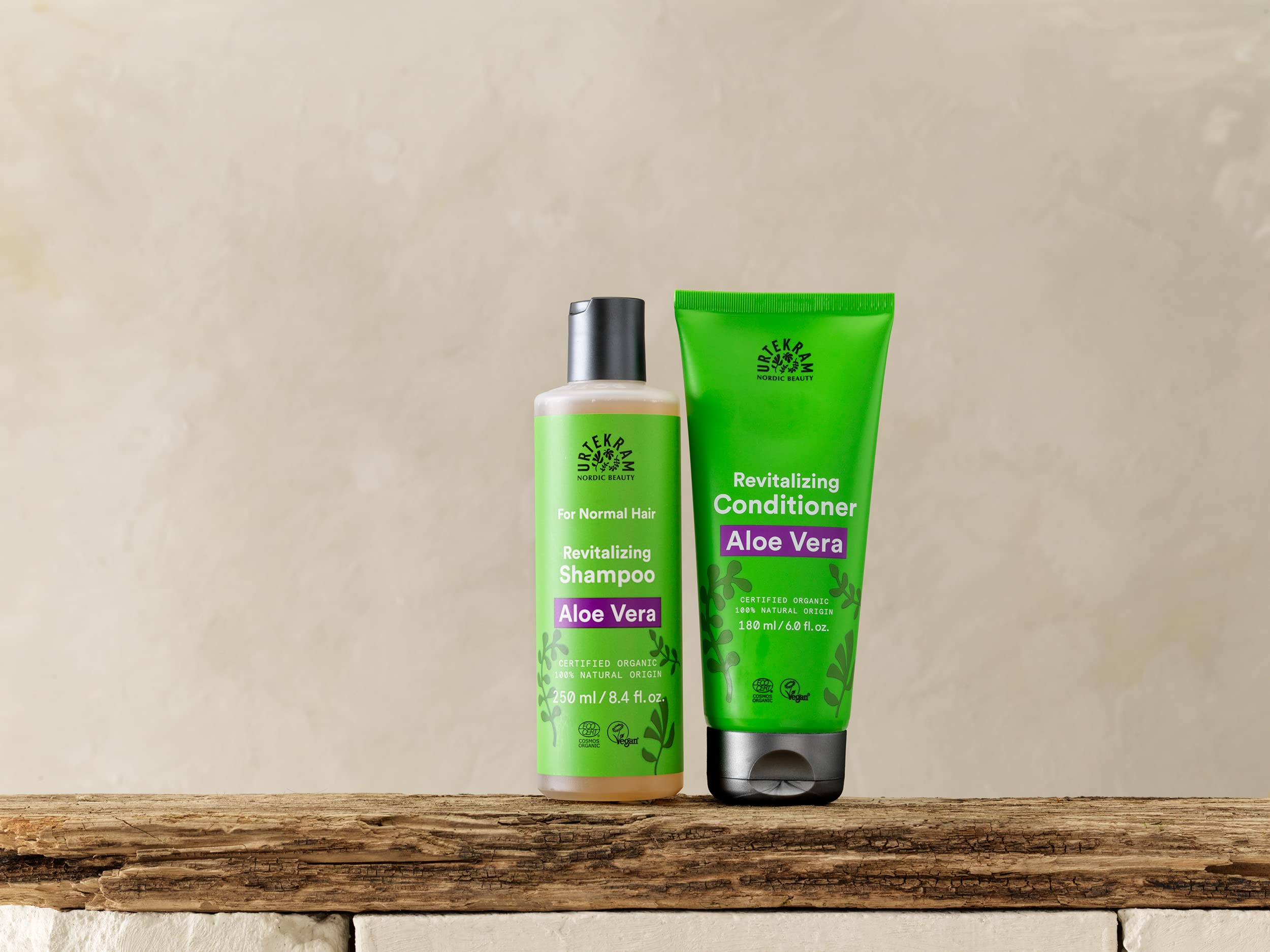 Close-up of Urtekram Aloe Vera Conditioner ingredients including aloe, lecithin, glycerine.
