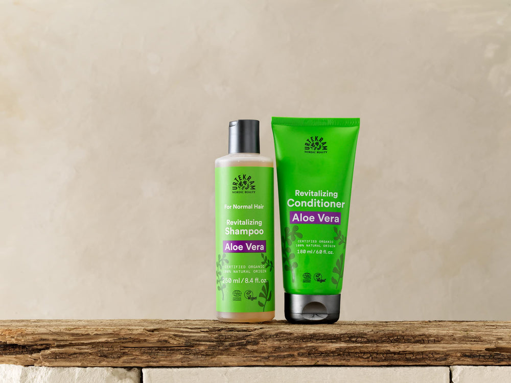 Close-up of Urtekram Aloe Vera Conditioner ingredients including aloe, lecithin, glycerine.