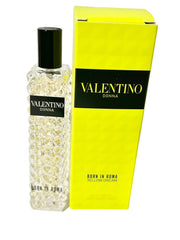 Valentino Donna Born In Roma Yellow Dream spray application, ideal for a bright daytime scent.