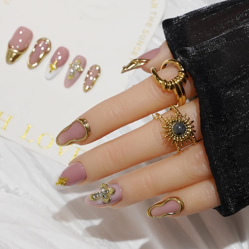 Vanesseva ocean jelly French-tip nails showcase ocean-inspired jelly texture with a French tip.