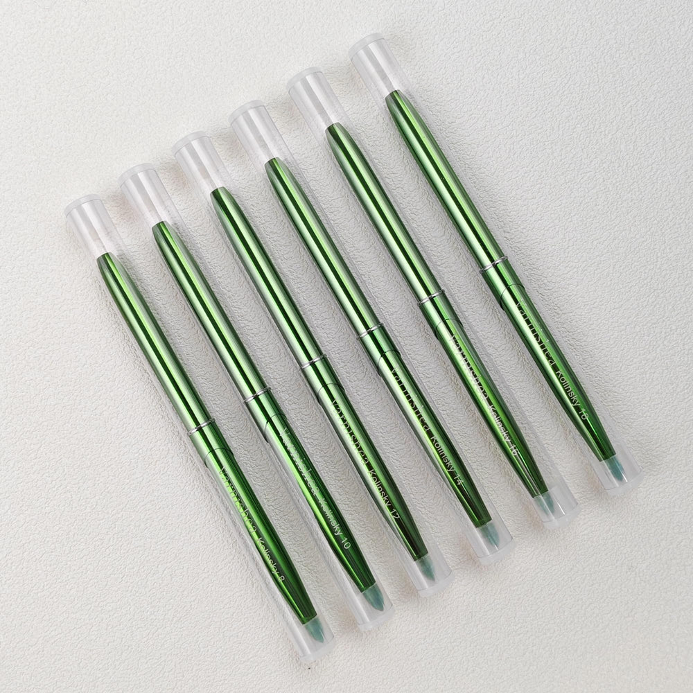 varnishea Kolinsky brush care tip: dry storage preserves bristles.