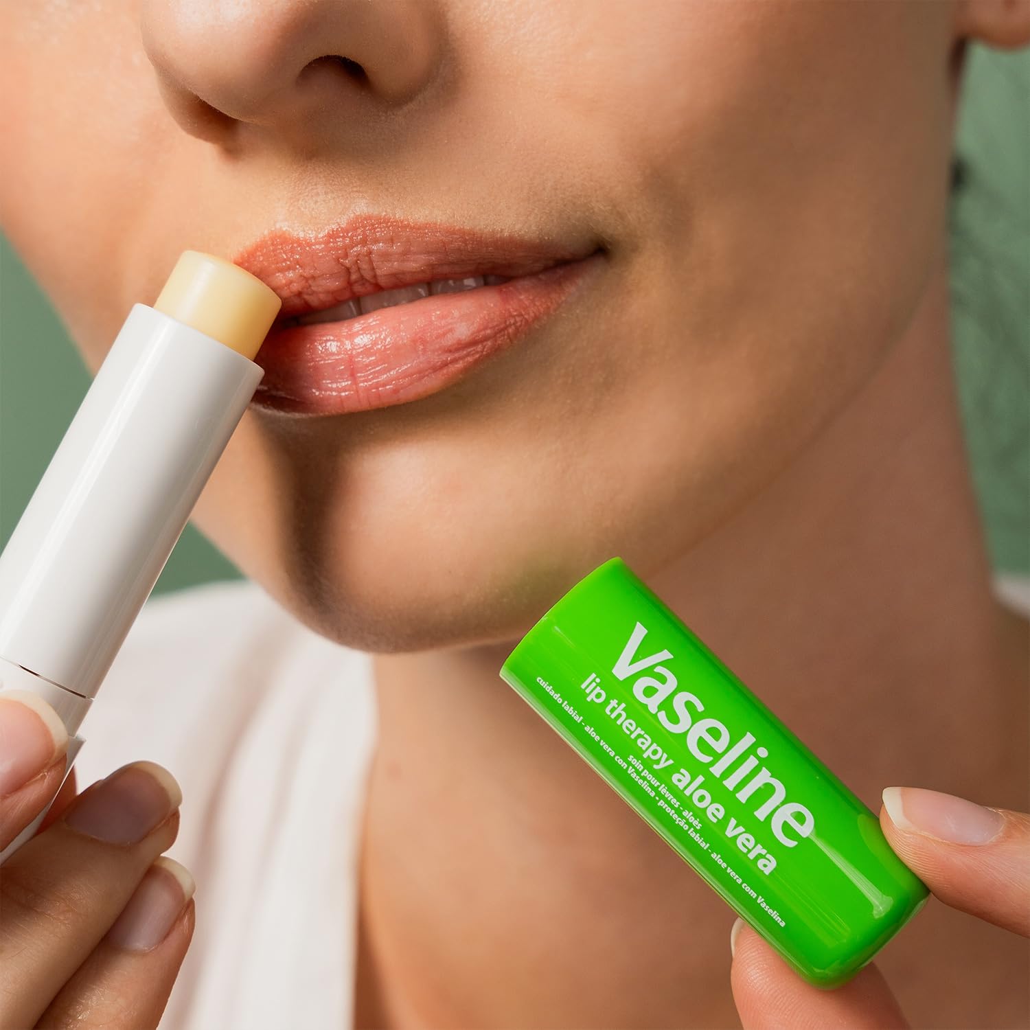 Vaseline Baume à lèvres Aloe Fresh – formule non grasse pour une application douce et rapide.