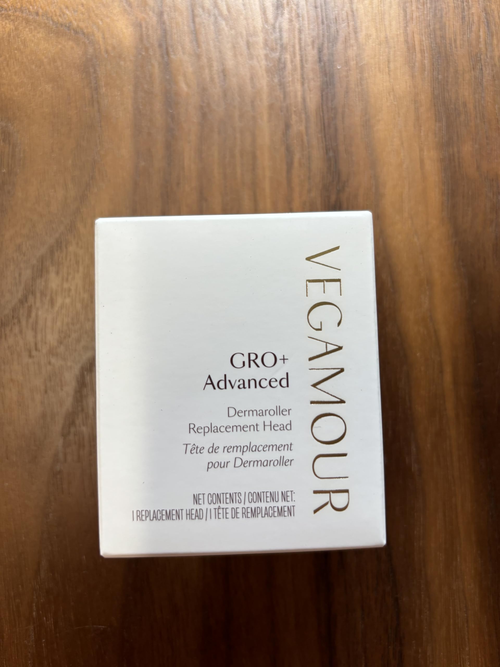 VEGAMOUR GRO+ replacement head packaging highlights hygienic replaceability.