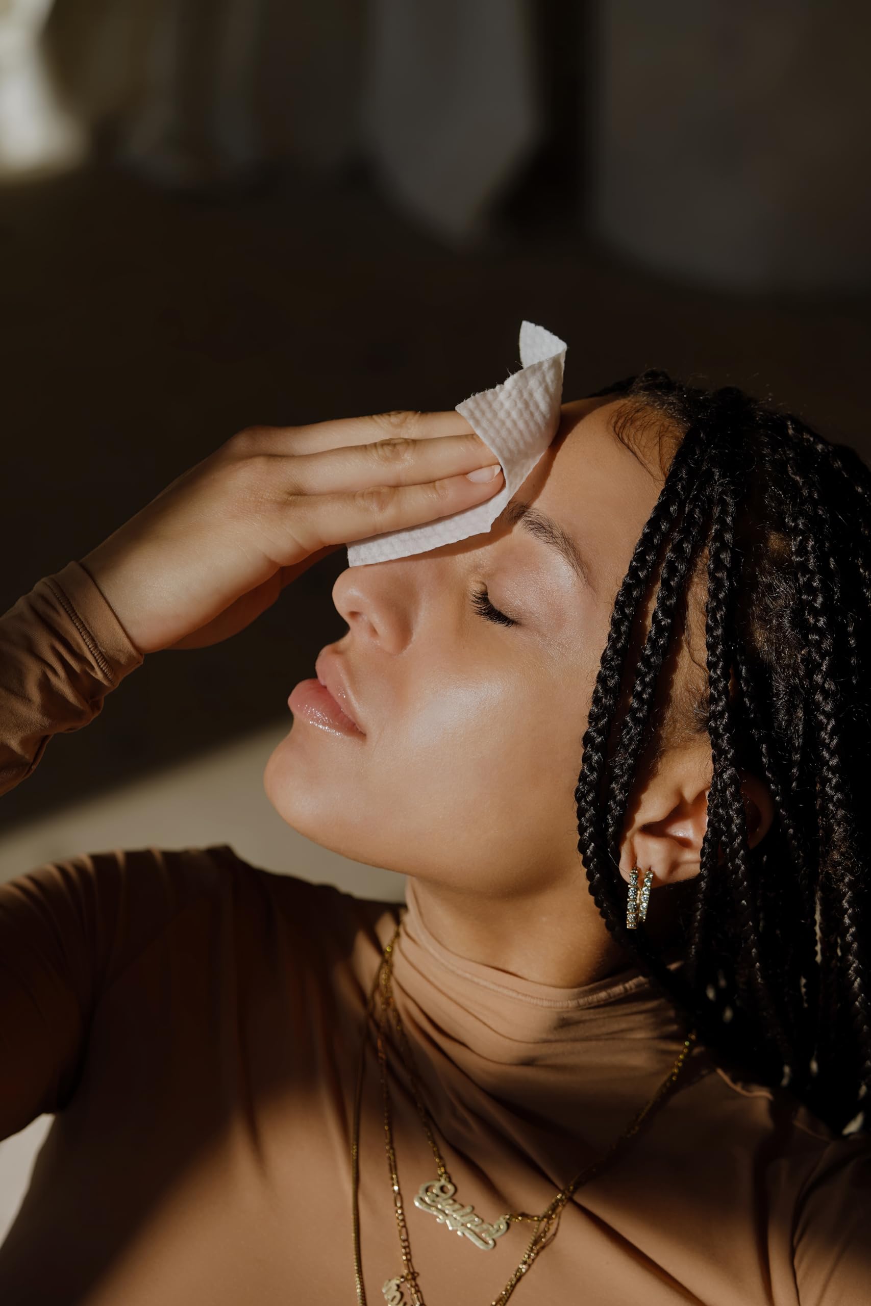 VH METHOD PEEL after-use glow on skin suggesting refreshed, hydrated appearance