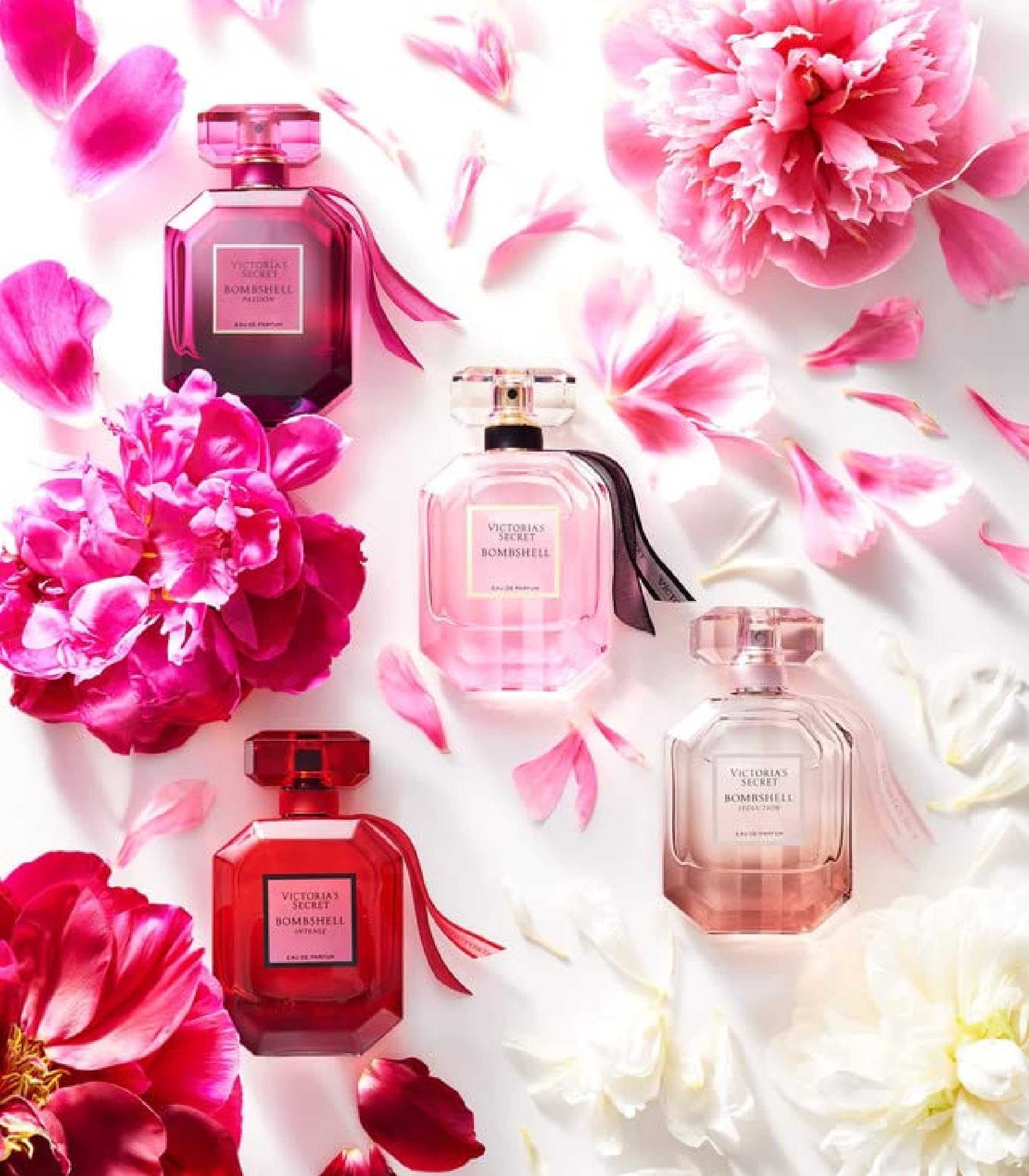 Victoria's Secret Bombshell bundle display demonstrating versatility.