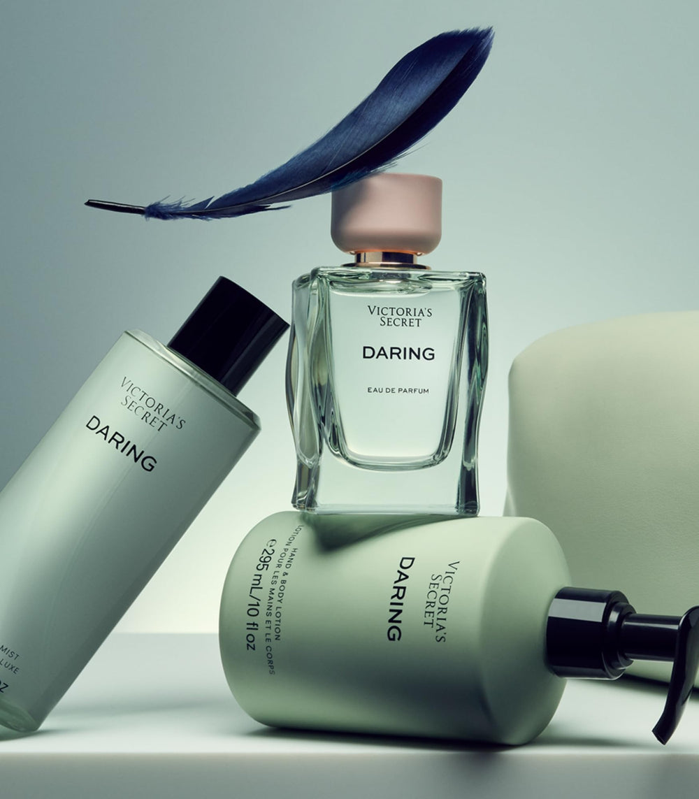 Victoria's Secret Daring gift-pack evokes a luxurious, ready-to-gift experience.