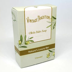 Vintage Tradition creamy-lather close-up demonstrates gentle cleansing with natural ingredients.