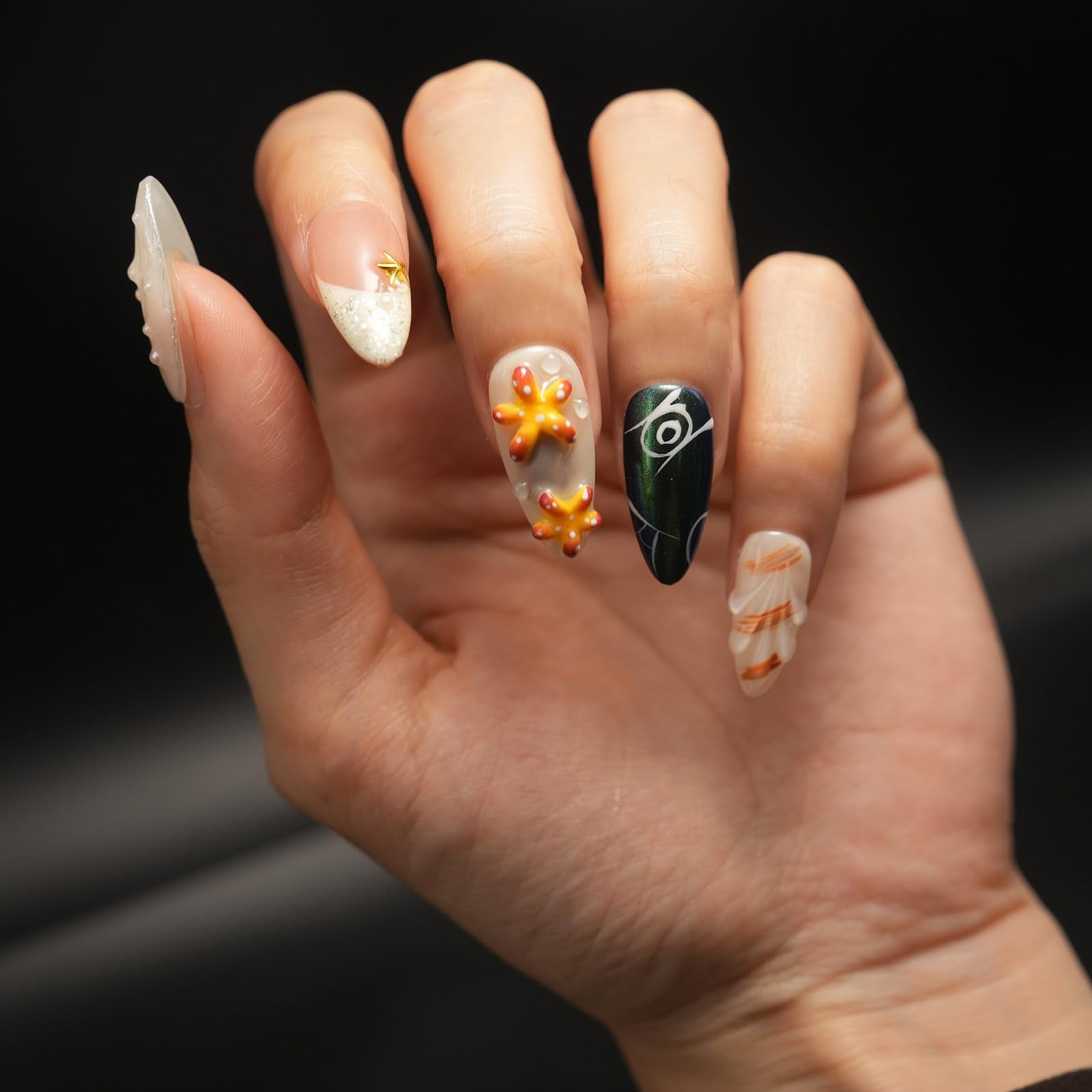 Vlazryk 10-nail kit with adhesives and file for quick DIY manicures