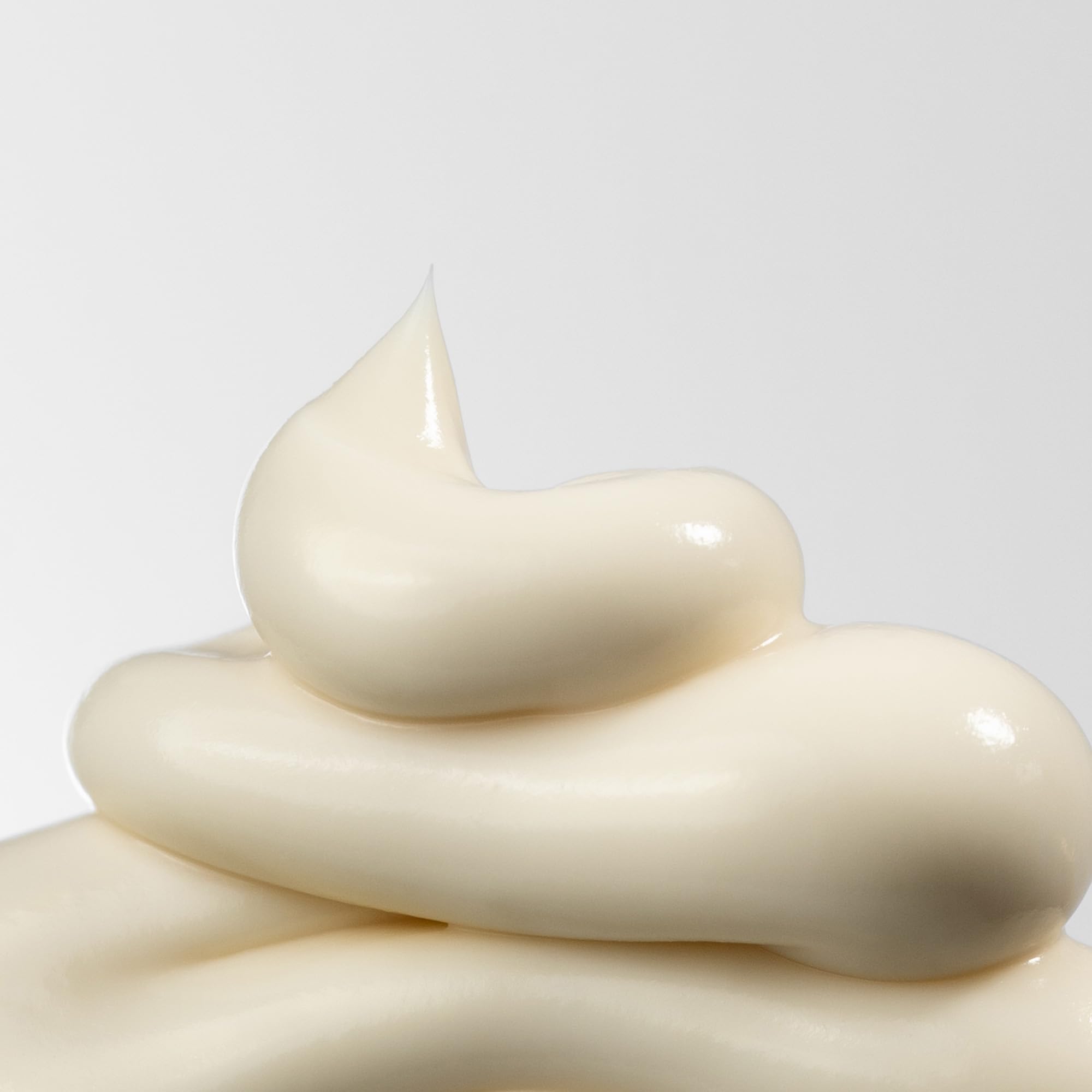 VOESH olive oil and vegan squalane provide lightweight hydration.