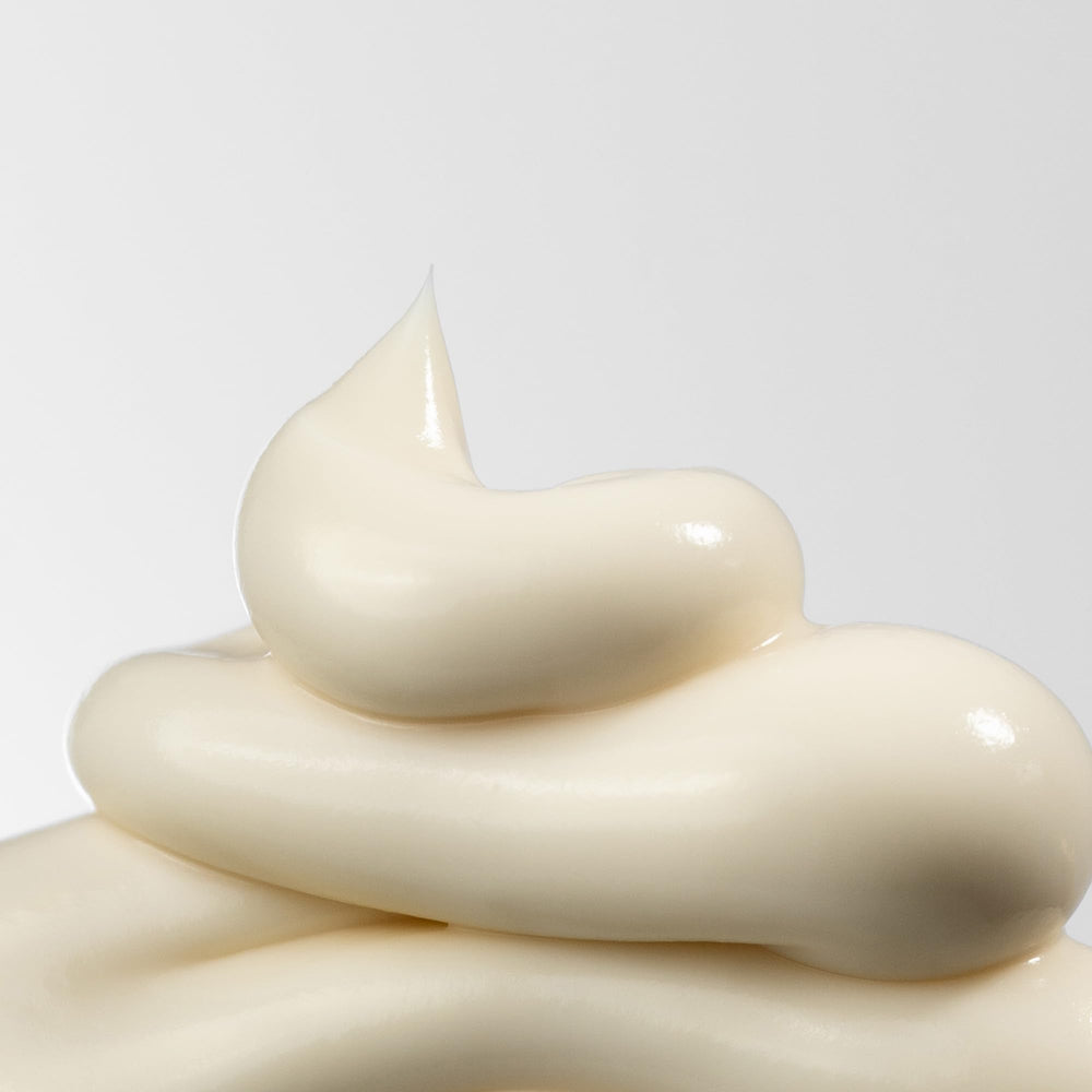 VOESH olive oil and vegan squalane provide lightweight hydration.