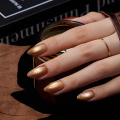 VSALON brown cat-eye sparkle nails provide salon-grade shine at home.