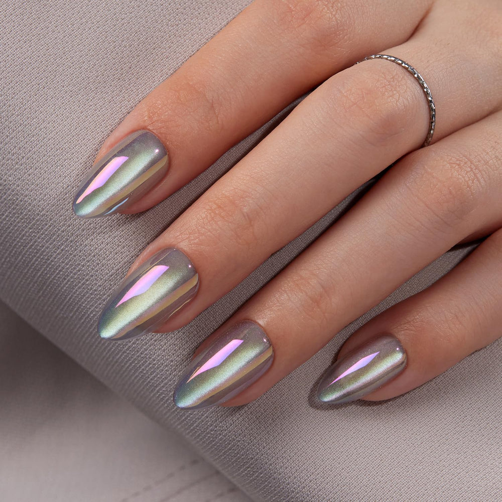 VSALON bubble-free fit on natural nails during daily activities like typing.