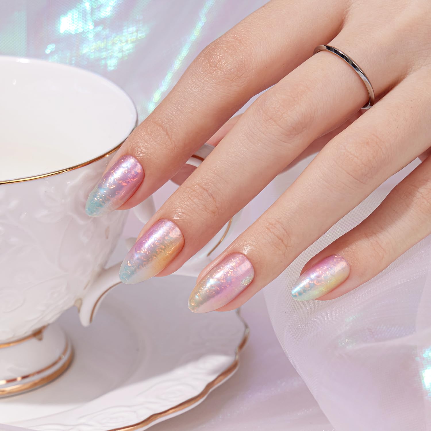 VSALON gold foil accents catch light for luxe, statement nails