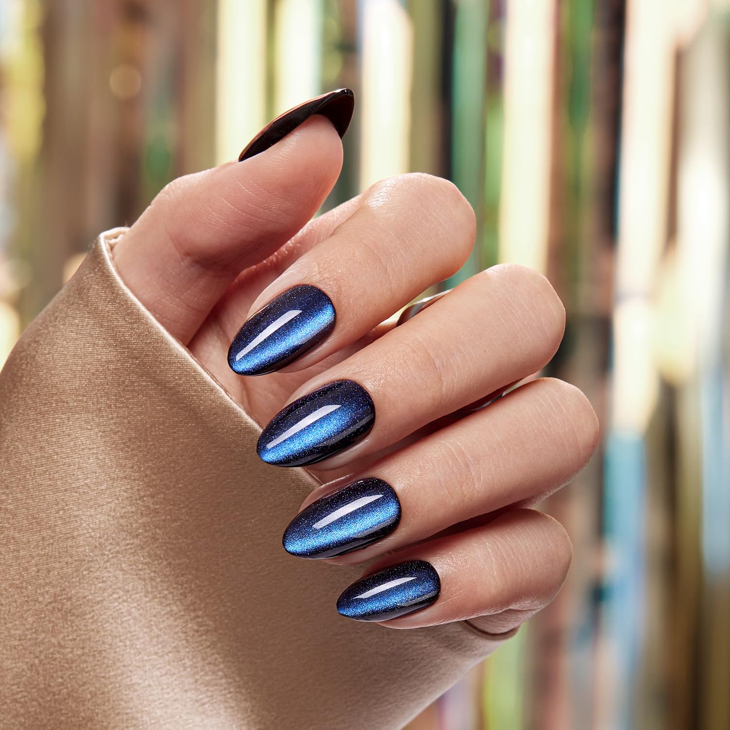 VSALON opaque gel magnetic nails with glossy finish