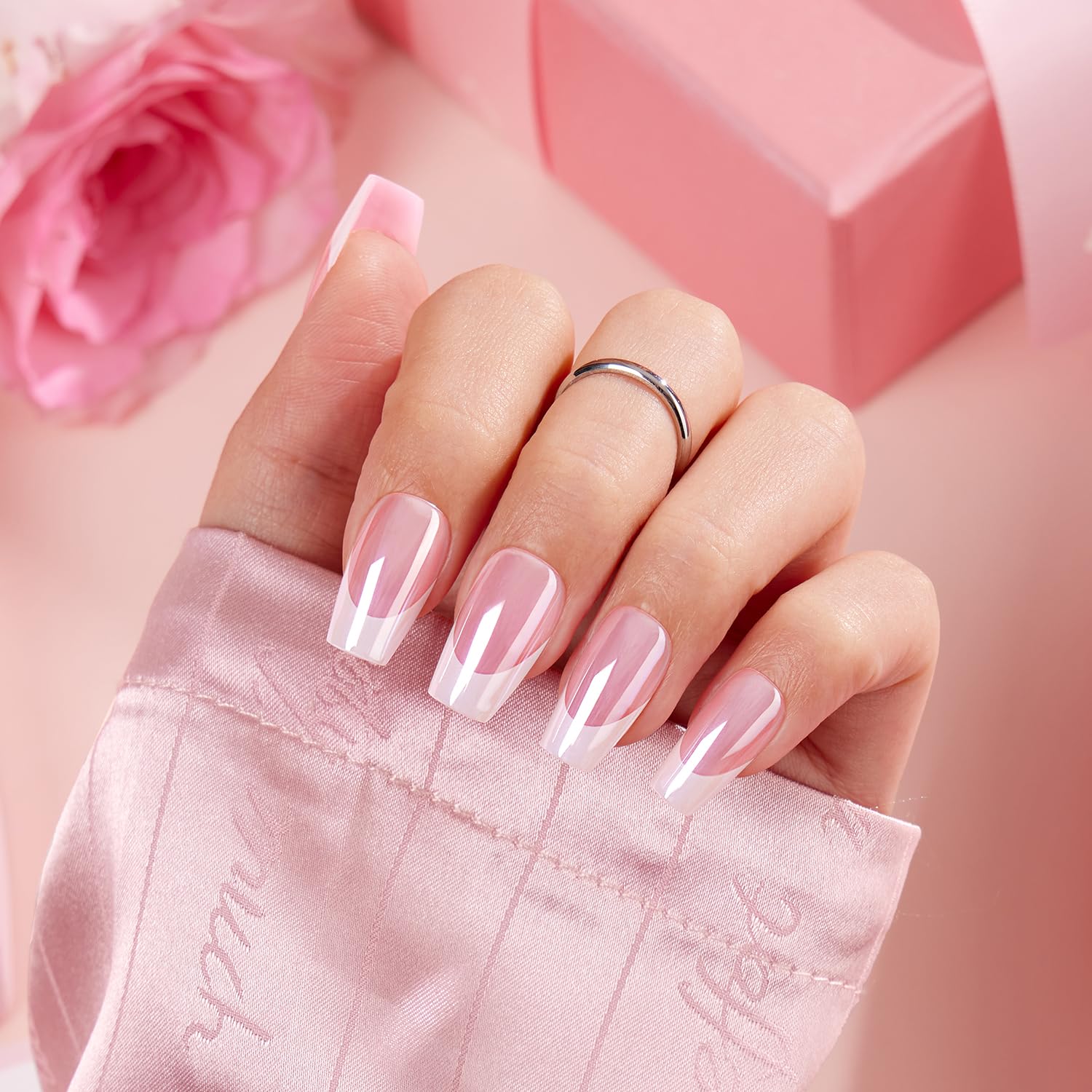 VSALON nails demonstrating salon-grade UV gel gloss finish.