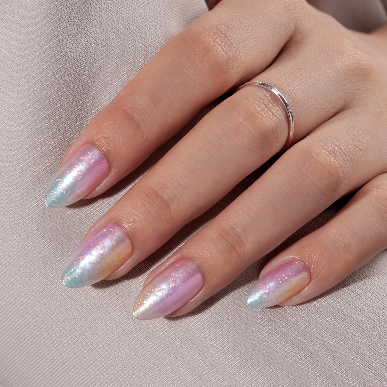 VSALON reusable design makes refreshing your manicure quick and easy