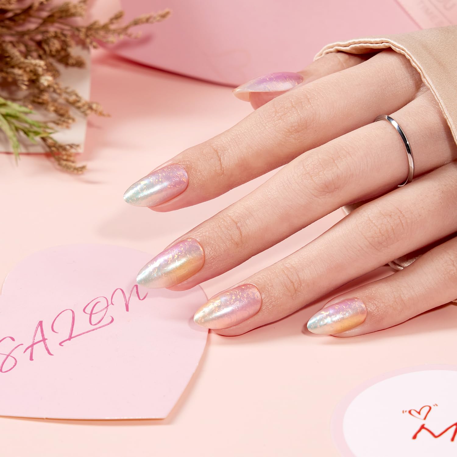 VSALON salon-quality shine recreates professional-looking nails at home