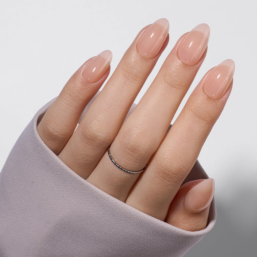 VSALON seamless-fit nails blend with natural nail and cuticle.
